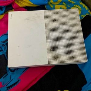 Xbox one x still works a functioning all cables included